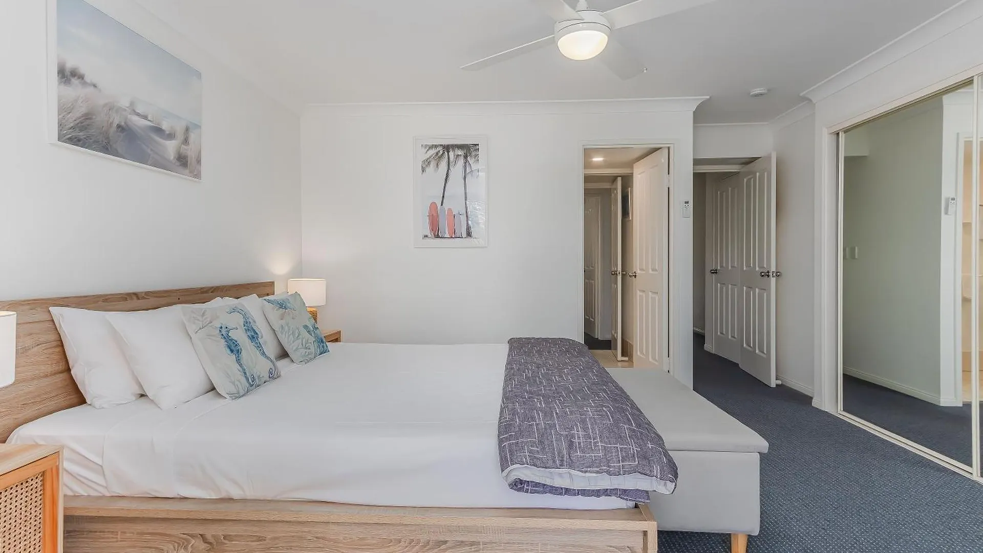 Bella Mare Coolangatta Beachside Apartments Gold Coast 4*,  Australia