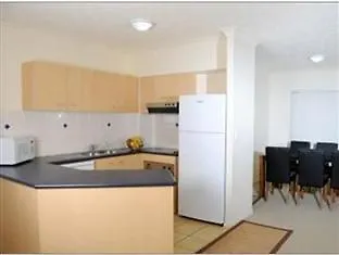 Bella Mare Coolangatta Beachside Apartments Gold Coast 4*,