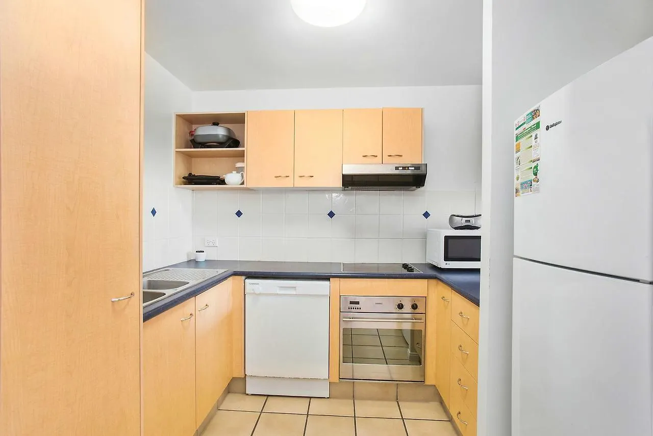 Bella Mare Coolangatta Beachside Apartments Gold Coast 4*,