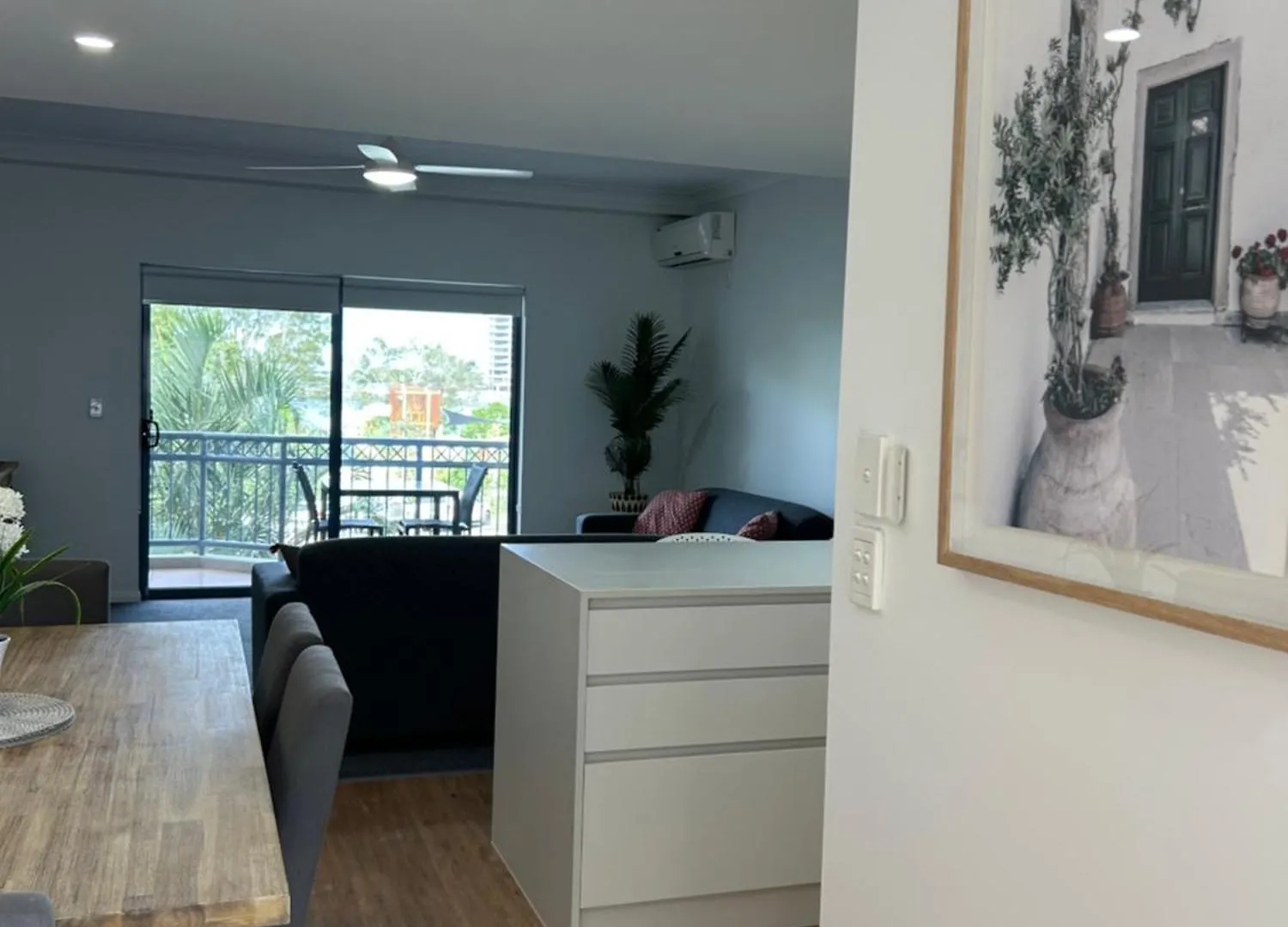 Bella Mare Coolangatta Beachside Apartments Gold Coast 4*,